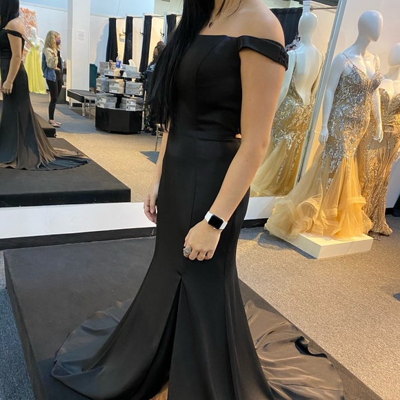 Black Nikki’s Glitz and Glam Prom dress - Picture 3 of 3